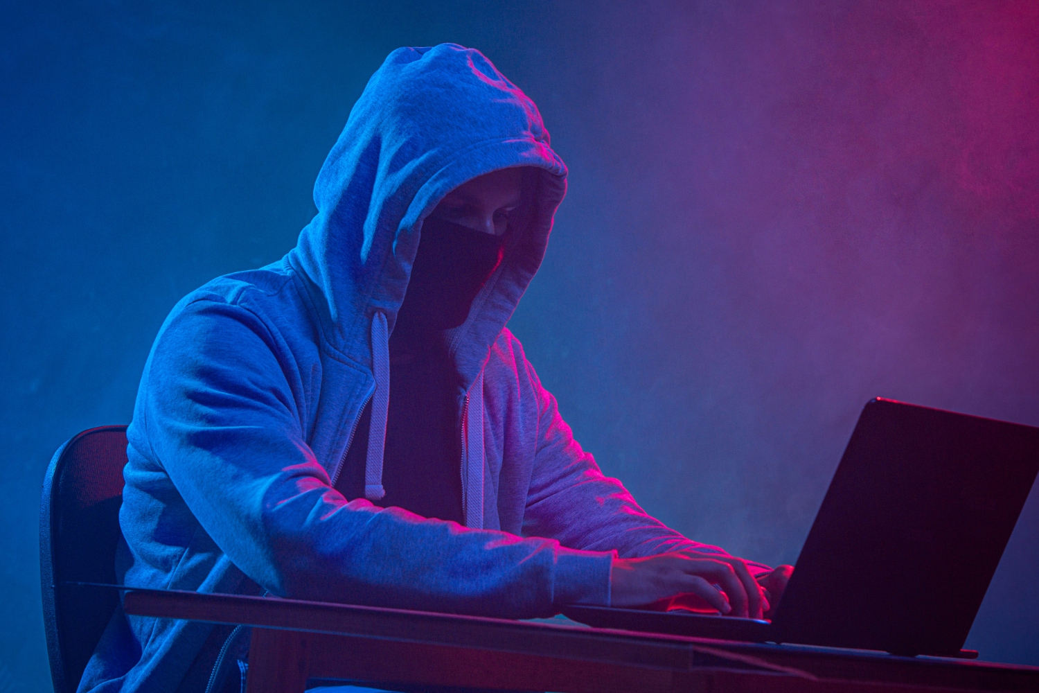 Hacker คืออะไร ? Hacker มีกี่ประเภท ? และ เป้าหมายของ Hacker คือใคร ? (ใช่คุณหรือเปล่า ?)